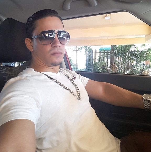 Meet your Posher, Cristian - Picture 1 of 1